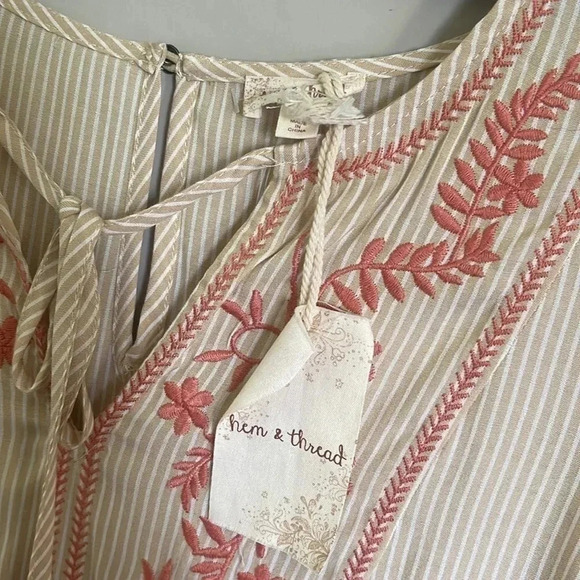 Hem & Thread Graceful In Floral Embroidered Top NWT - Picture 4 of 8